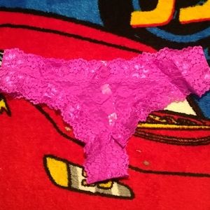 vspink lace cheeksters